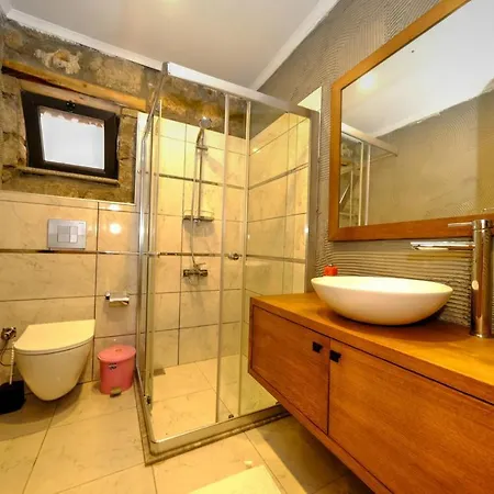 Zahira Villa *